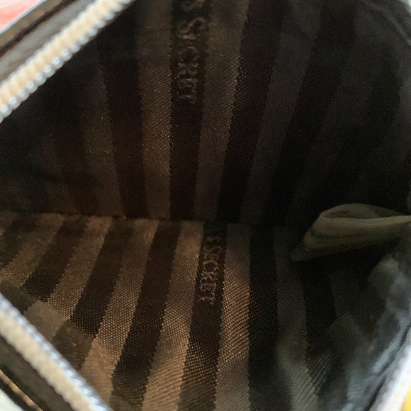 Victoria’s Secret Coin Purse with lip emblem - Picture 7 of 13